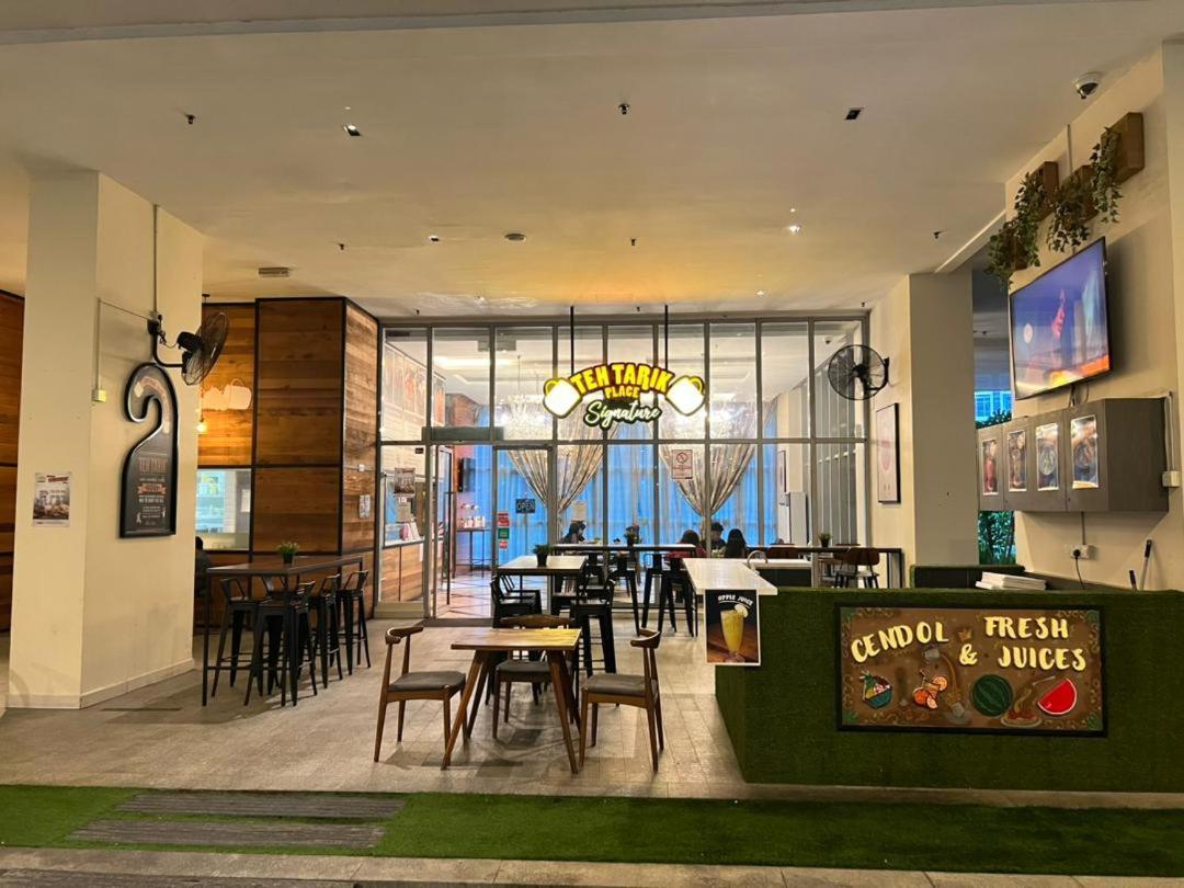 Regalia Suites & Residence 2 Bedroom Apartment By Enjoy Your Stay 쿠알라룸푸르 외부 사진