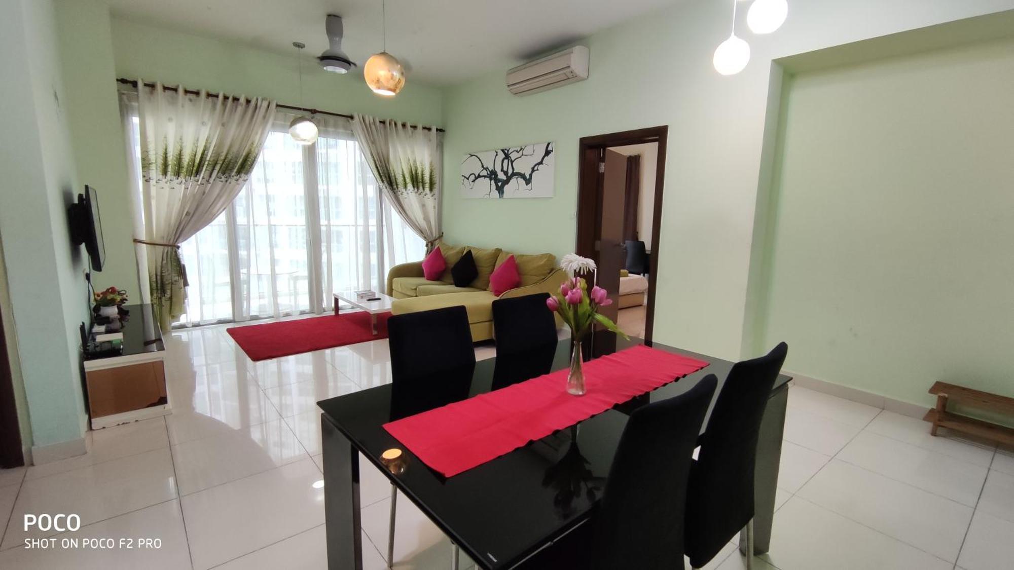 Regalia Suites & Residence 2 Bedroom Apartment By Enjoy Your Stay 쿠알라룸푸르 객실 사진