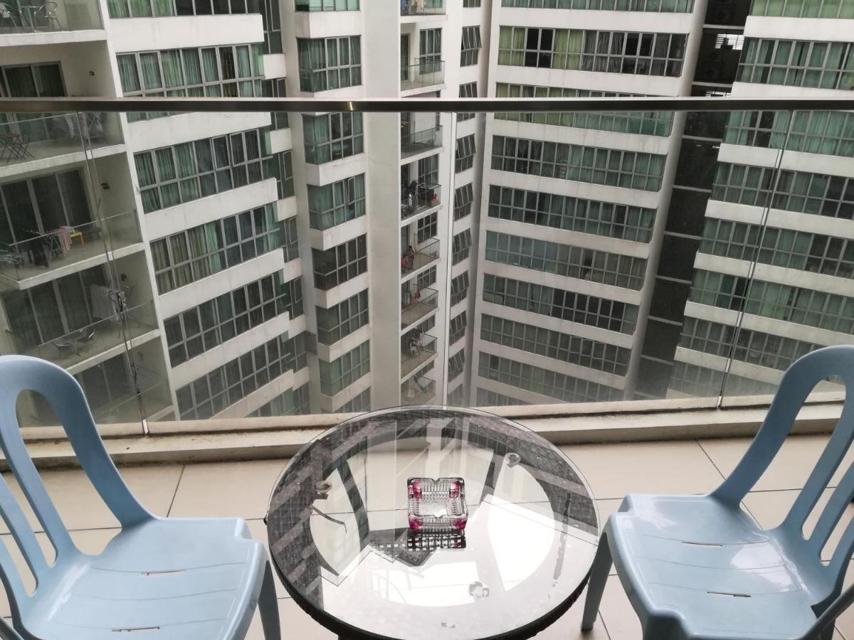 Regalia Suites & Residence 2 Bedroom Apartment By Enjoy Your Stay 쿠알라룸푸르 외부 사진